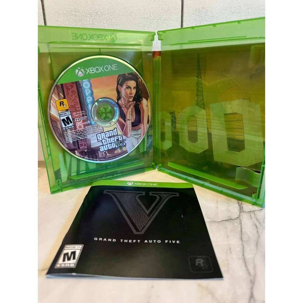 Grand Theft Auto V GTA 5 Xbox One 2014 Game Disc Manual No Map Tested